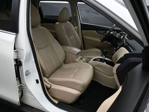 Used 2016 Nissan Rogue SL w/ SL Premium Package FWD image 28
