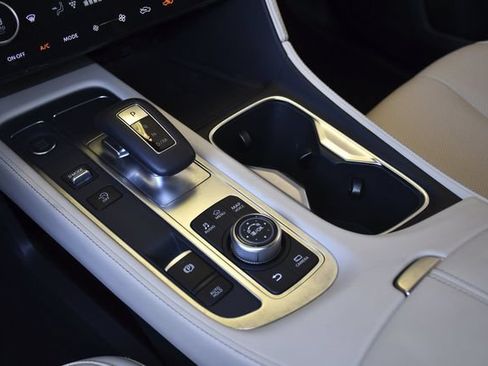 Used 2025 INFINITI QX60 Sensory w/ Vision Package AWD/4WD image 13