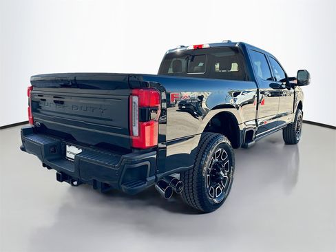 Used 2025 Ford F250 Platinum w/ FX4 Off-Road Package image 6