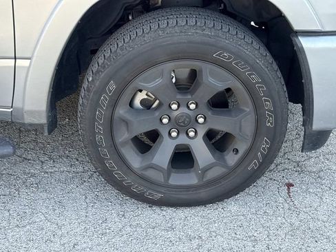 Used 2025 RAM 1500 Big Horn AWD/4WD image 9