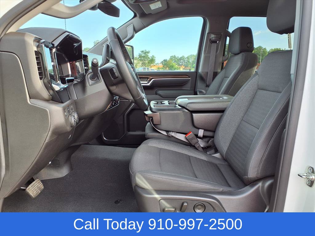 Used 2025 Chevrolet Silverado 2500 LT AWD/4WD image 9