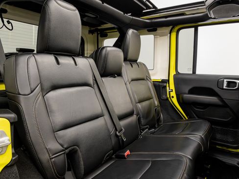 Used 2022 Jeep Wrangler Unlimited Rubicon w/ Trailer Tow Package AWD/4WD image 32
