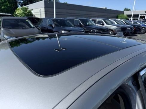 Used 2018 BMW 750i RWD image 10