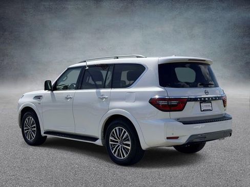 Used 2022 Nissan Armada SL w/ Captain's Chairs Package AWD/4WD image 4
