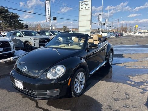 Used 2015 Volkswagen Beetle TDI image 2