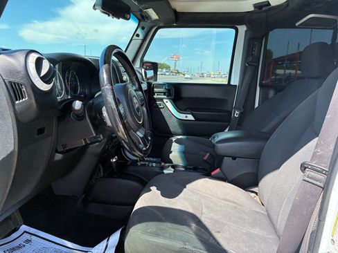 Used 2015 Jeep Wrangler Unlimited Sport w/ Quick Order Package 24S AWD/4WD image 31