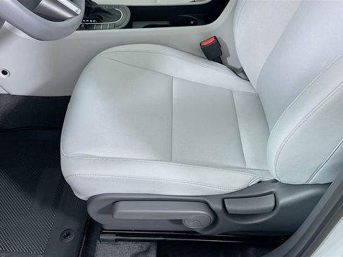 New 2026 Hyundai Kona SE image 19