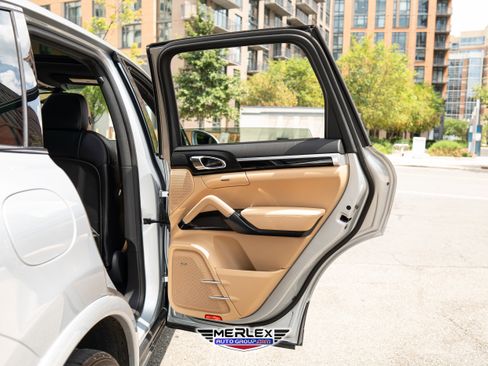 Used 2017 Porsche Cayenne S Platinum w/ Premium Package Plus (Pjy) image 51