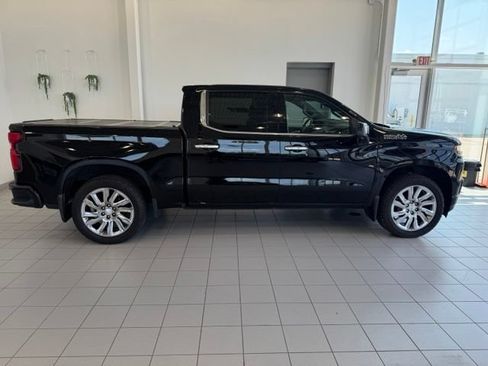 Used 2019 Chevrolet Silverado 1500 High Country w/ High Country Premium Package AWD/4WD image 39