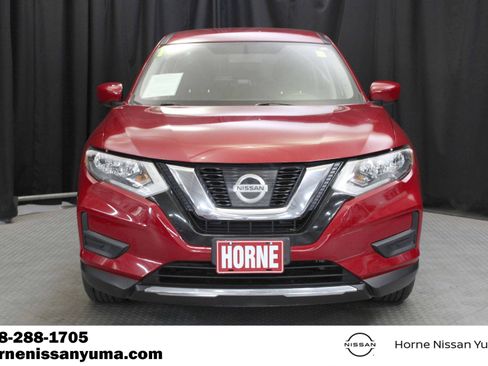 Used 2017 Nissan Rogue S FWD image 2