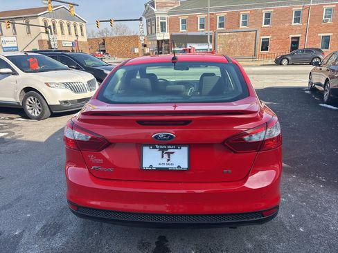 Used 2014 Ford Focus SE w/ SE Sport Package image 4