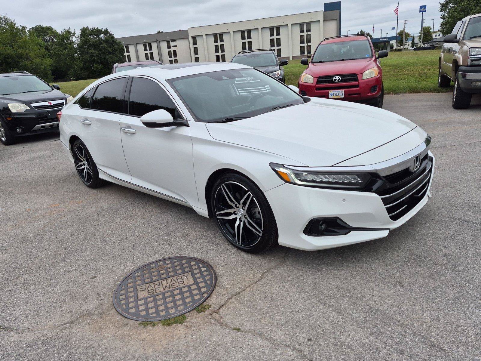 Used 2021 Honda Accord Touring image 7