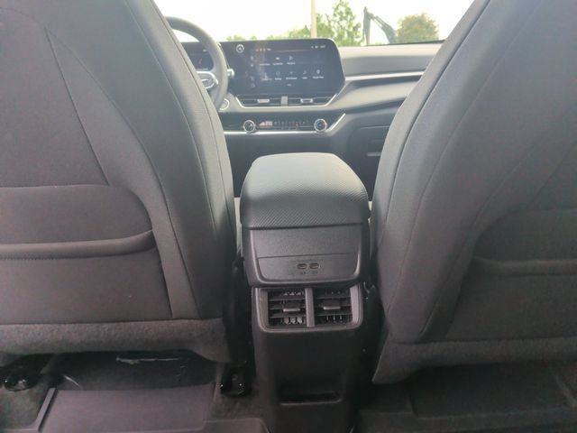Used 2026 Chevrolet Equinox LT FWD image 31