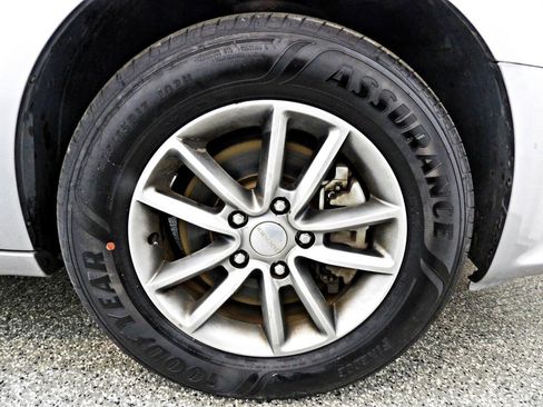 Used 2016 Dodge Grand Caravan SE FWD image 19