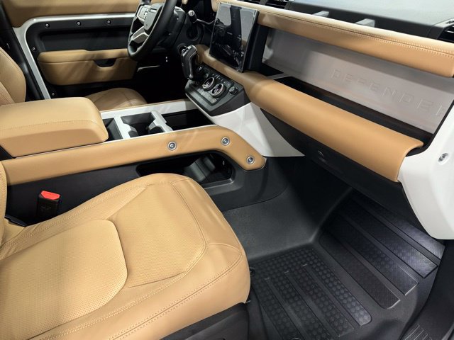 New 2025 Land Rover Defender 110 X-Dynamic SE AWD/4WD image 36