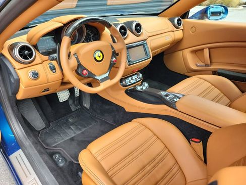 Used 2014 Ferrari California RWD image 5
