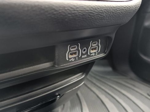 Used 2023 Chrysler Pacifica Touring-L w/ S Appearance Package AWD/4WD image 18