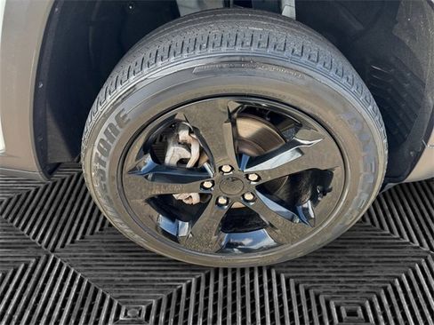 Certified 2023 Jeep Grand Cherokee Altitude image 15