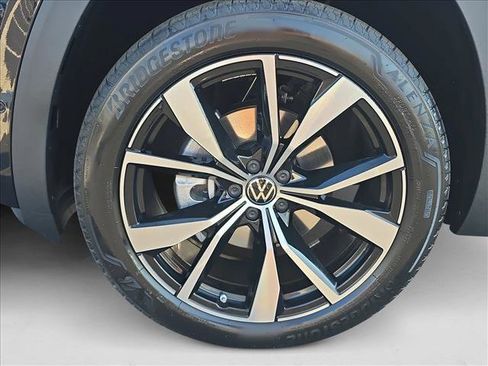 New 2026 Volkswagen Atlas SEL Premium R-Line AWD/4WD image 9