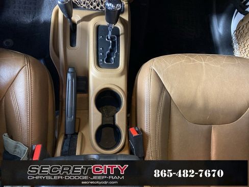 Used 2018 Jeep Wrangler Unlimited Sahara w/ Connectivity Group image 24