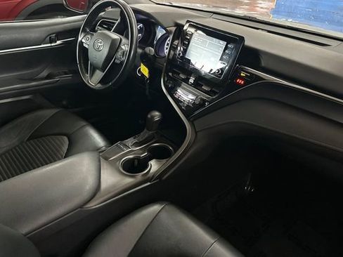 Used 2022 Toyota Camry SE FWD image 18