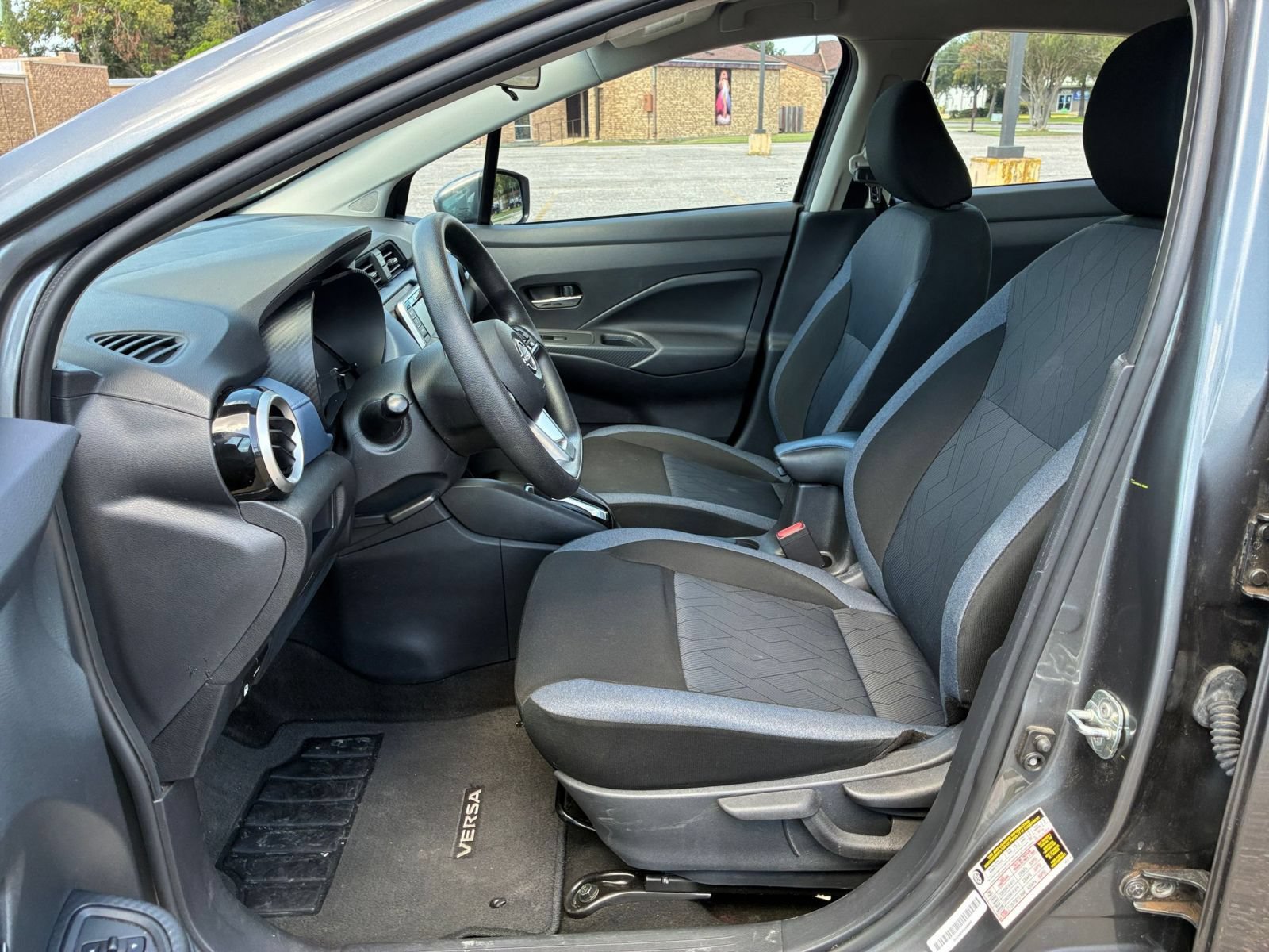 Used 2025 Nissan Versa SV FWD image 24