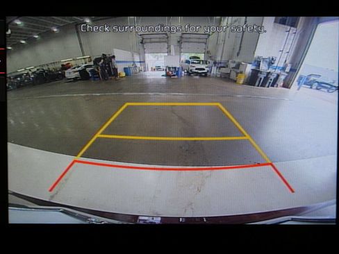Used 2024 Kia Carnival LX FWD image 18