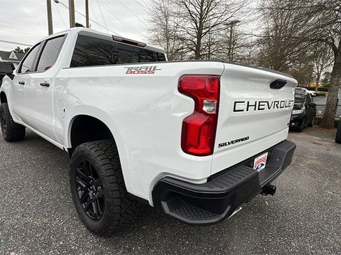 Used 2024 Chevrolet Silverado 1500 LT Trail Boss w/ Convenience Package II image 7