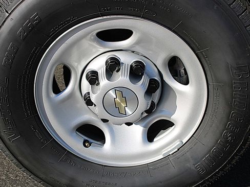 Used 2025 Chevrolet Express 2500 Extended w/ Communications Package image 34