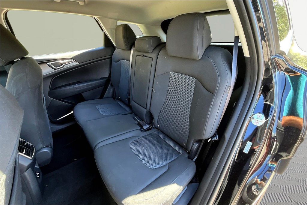 Used 2026 Kia Sportage LX FWD image 23