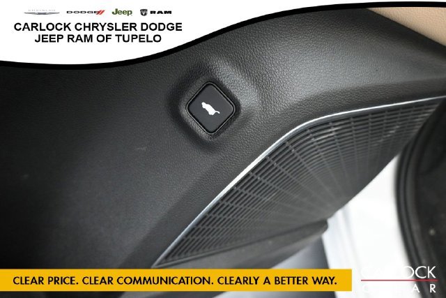 Used 2025 Acura MDX FWD image 16