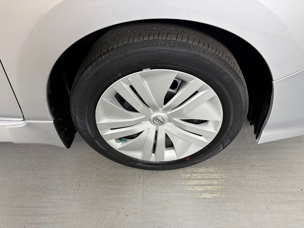 Used 2025 Nissan Leaf S FWD image 11