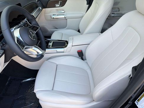 New 2026 Mercedes-Benz GLB 250 image 5