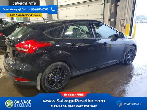 Used 2016 Ford Focus SE w/ Equipment Group 201A FWD image 4