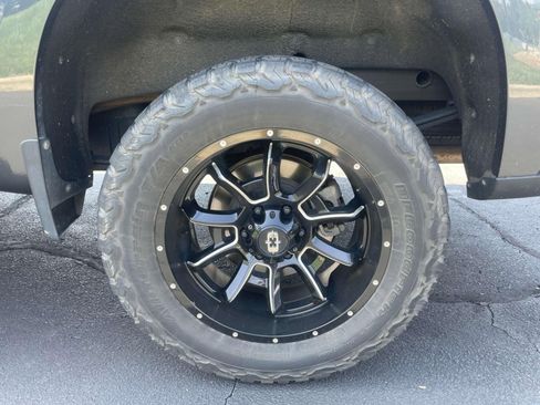 Used 2021 Chevrolet Silverado 1500 Custom Trail Boss AWD/4WD image 7