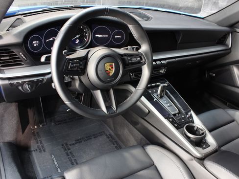 Used 2022 Porsche 911 Carrera image 35