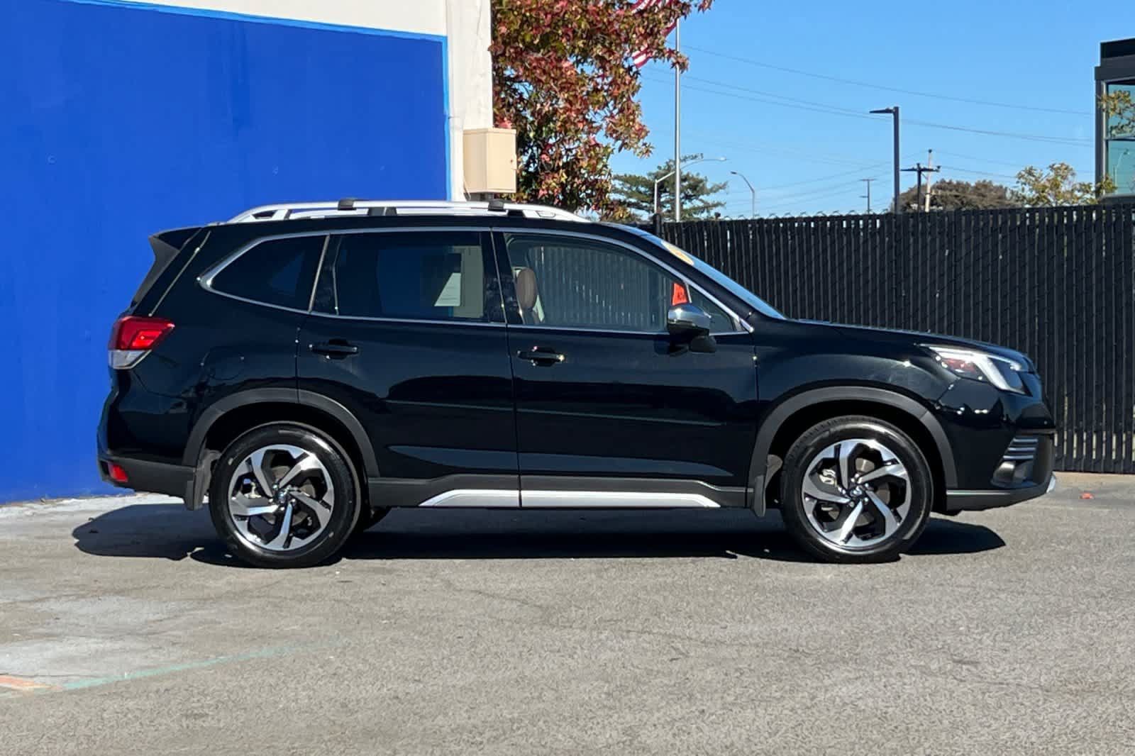 Used 2024 Subaru Forester Touring AWD/4WD image 2