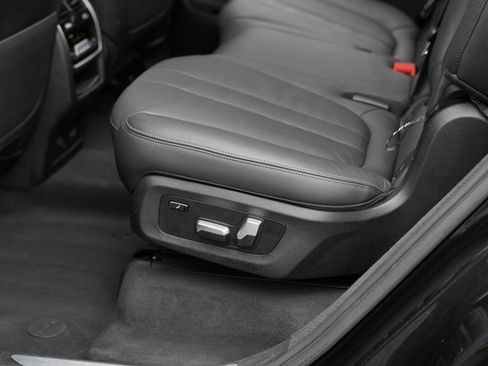 Used 2020 BMW X7 xDrive40i w/ Premium Package image 32