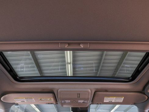 Used 2024 Nissan Frontier SL w/ Technology Package image 37