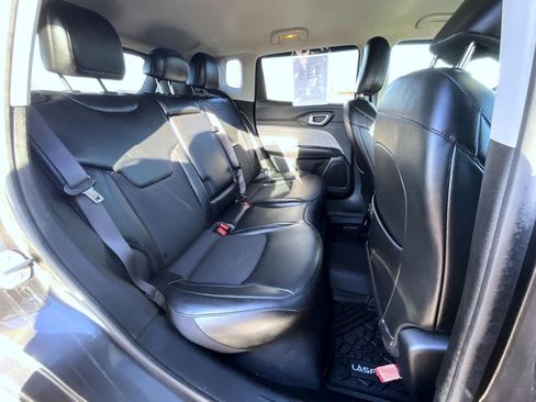 Certified 2022 Jeep Compass Latitude w/ Convenience Group image 18