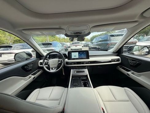 New 2025 Lincoln Aviator 2WD image 8
