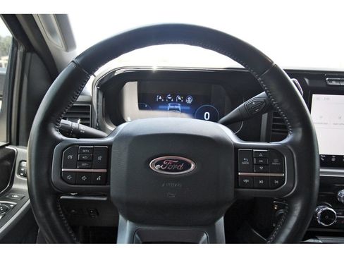 Used 2023 Ford F250 Lariat w/ Sport Appearance Package AWD/4WD image 16