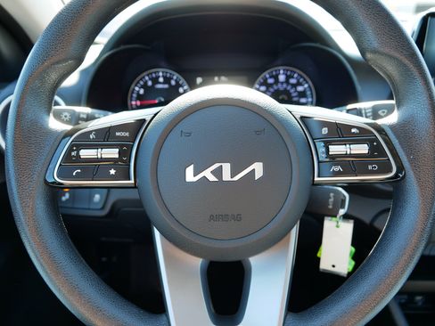 Certified 2024 Kia Forte LXS w/ LXS Technology Package image 25