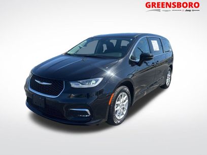 Used 2024 Chrysler Pacifica Touring-L