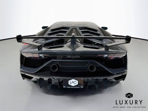 Used 2020 Lamborghini Aventador SVJ AWD/4WD image 7