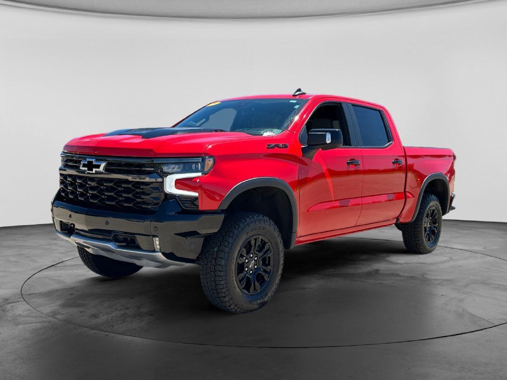Used 2025 Chevrolet Silverado 1500 ZR2 w/ Technology Package AWD/4WD image 4