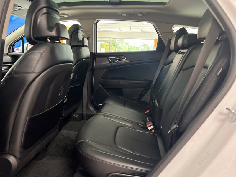 New 2026 Kia Sportage SX FWD image 16