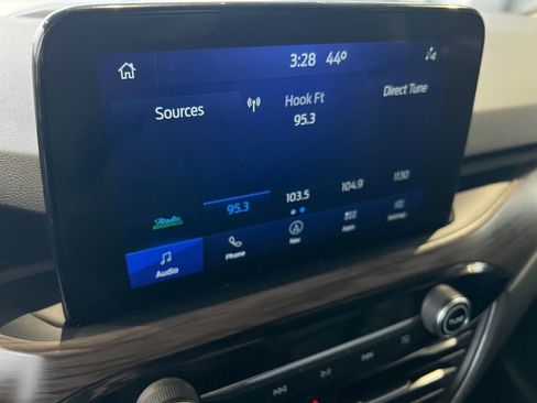 Used 2020 Ford Escape Titanium image 32