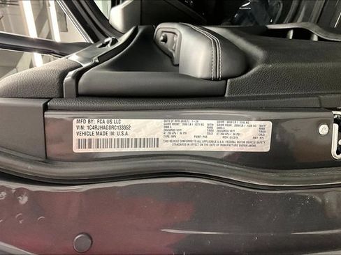 Used 2024 Jeep Grand Cherokee Altitude AWD/4WD image 40
