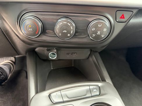 Used 2026 Chevrolet Trax LS FWD image 19
